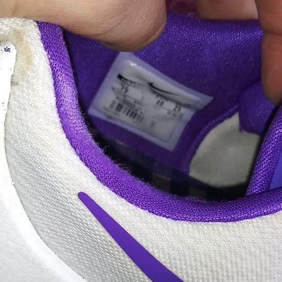 Nike Shoes - Picture 4 of 4